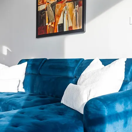 Centre, Views, Parking, Sleeps 4, Long Offers *